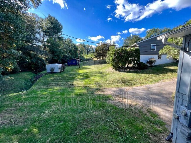 Building Photo - 45 High Meadow Rd