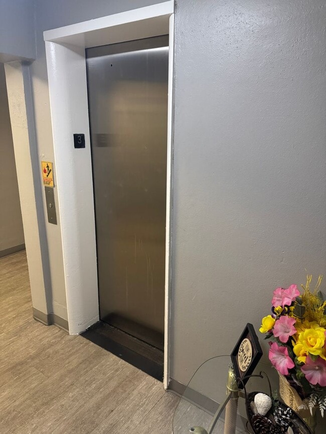 Building Photo - 2BR 2BA CONDO LOCATED CLOSE TO PORT CANAVERAL