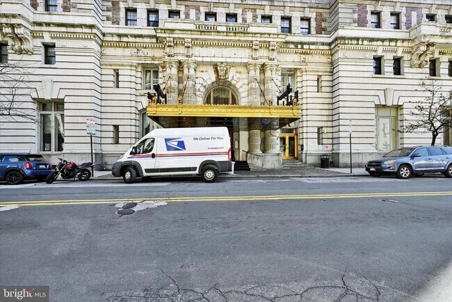 Building Photo - 1 E Chase St