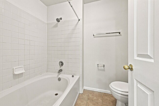 Building Photo - $2,030.95, 2 Beds - 2.5 Bath, Condo in Denver with Central A/C!