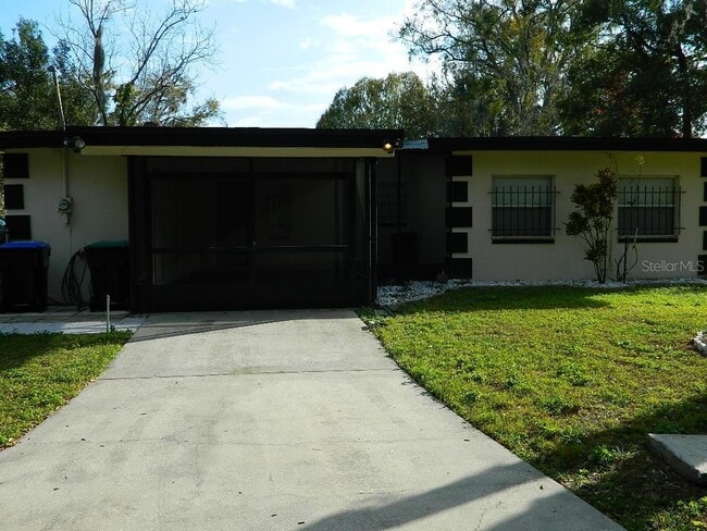 Building Photo - 944 Kensington Dr