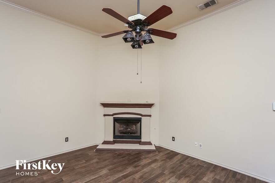 Building Photo - 14413 Artesia Ct