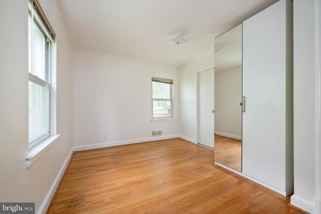 Building Photo - 5708 Dawes Ave