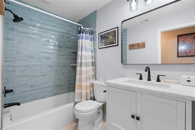 Building Photo - 2468 Gulf Breeze Cir