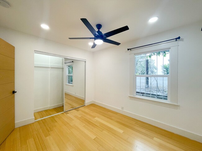 Building Photo - Effie