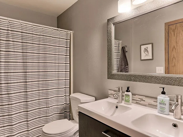 Building Photo - 5724 Derry Dr