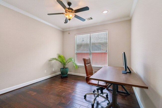 Building Photo - 15 Verdin Pl