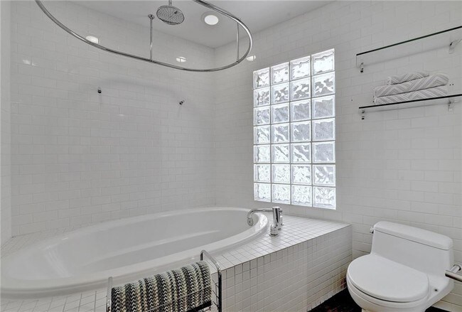 Building Photo - 2308 Enfield Rd