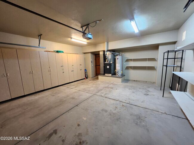 Building Photo - 11065 E Snyder Rd
