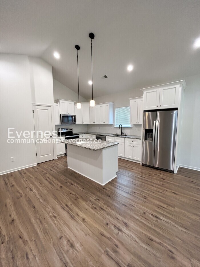 Building Photo - 517 N Linwood Ave