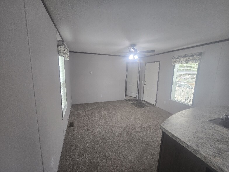 Building Photo - 103 S Scioto St