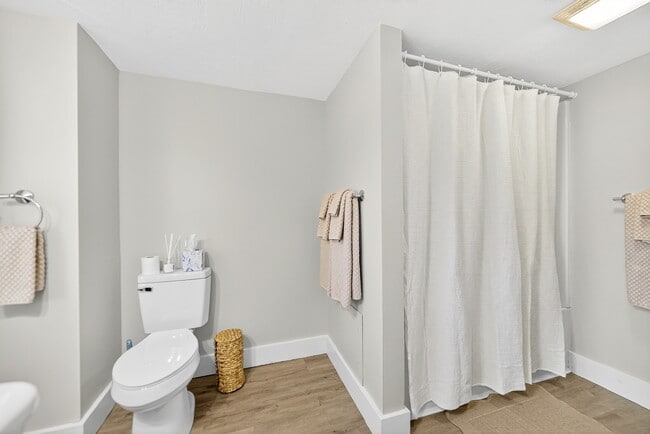 Building Photo - 1389 Mt Pleasant Rd