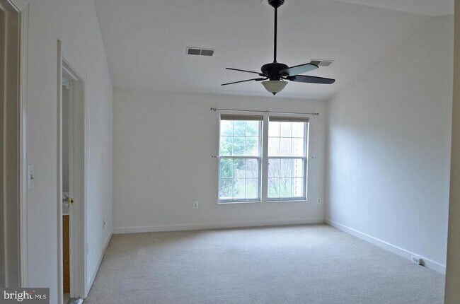 Building Photo - 14243 Glade Spring Dr