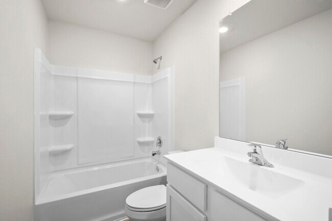 Building Photo - 15871 Berry Hl Dr