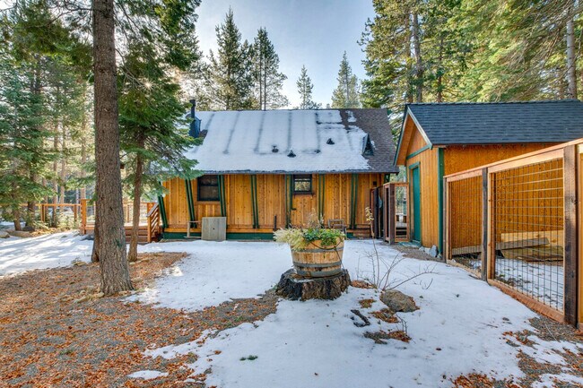 Building Photo - 7040 Bellevue Ave