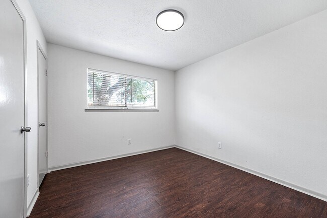 Building Photo - 10230 Trade Winds Dr