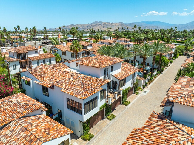 Building Photo - 233 Calle La Soledad