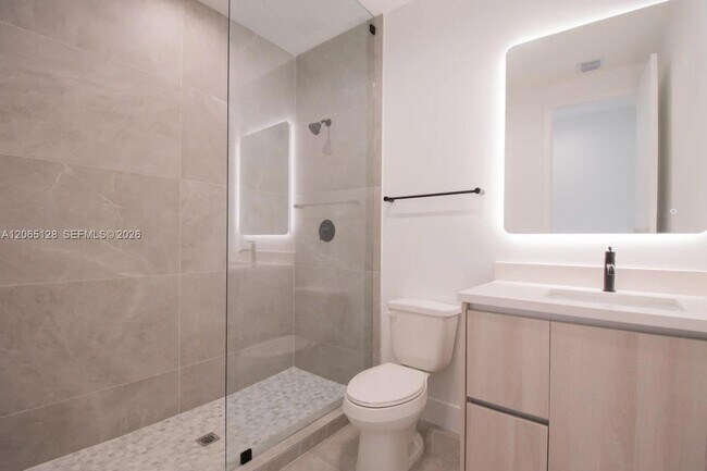 Building Photo - 6860 SW 80th St