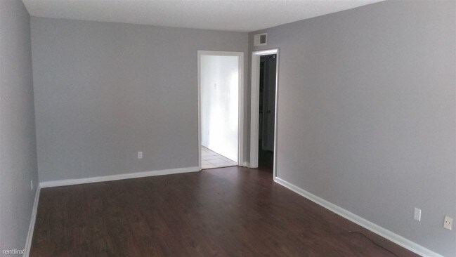 Building Photo - 3632 Clairmont Ave S