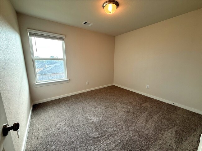Building Photo - 204 Brks Mnr Ct