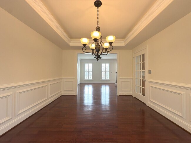 Building Photo - Spacious 4 Bed 5.5 Bath Home in Annandale,...