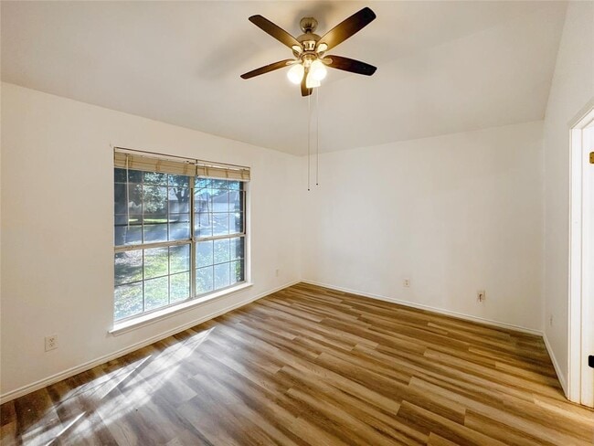 Building Photo - 1901 Holly Springs Dr