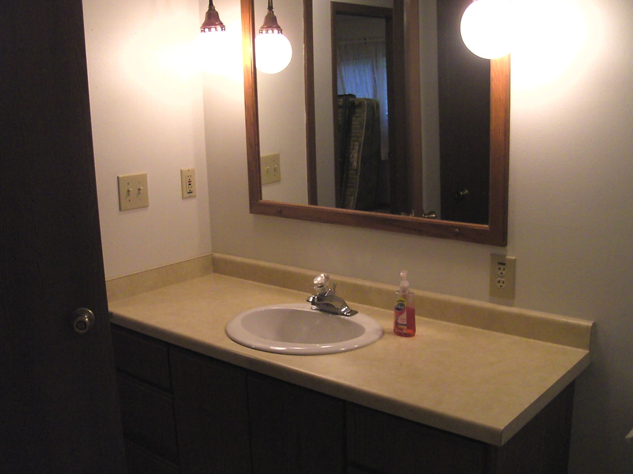 Building Photo - 513 Hollister Ave