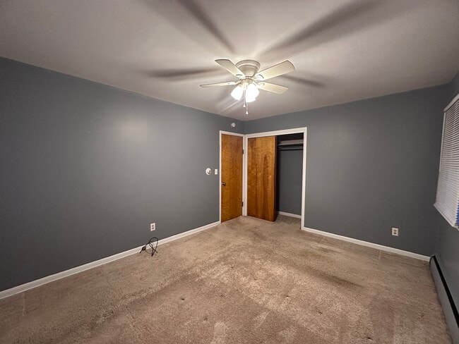 Building Photo - 206 Oak Hill Dr