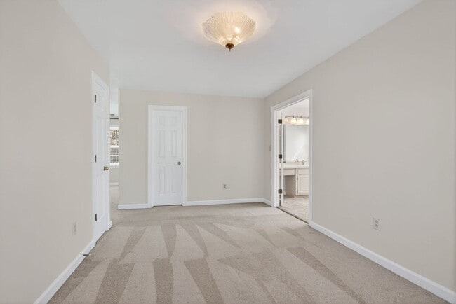 Building Photo - 5 Bed, 2.5 Bath Home in the Heart of Red Mill Farms