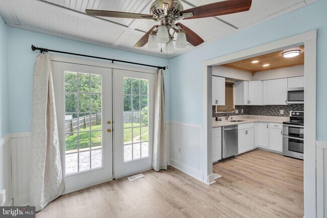 Building Photo - 311 Oakridge Dr