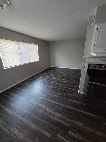 Building Photo - 3223 Schuetzen Ln