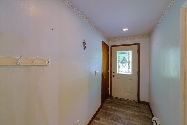 Building Photo - 18 Maples Ln