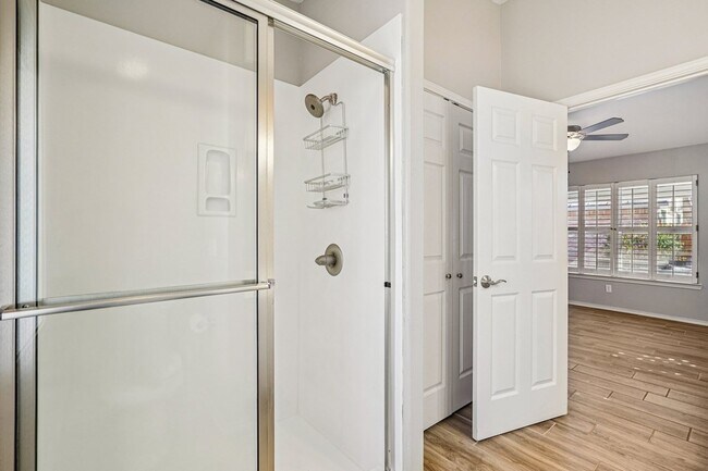 Building Photo - 127 Terrace Ln