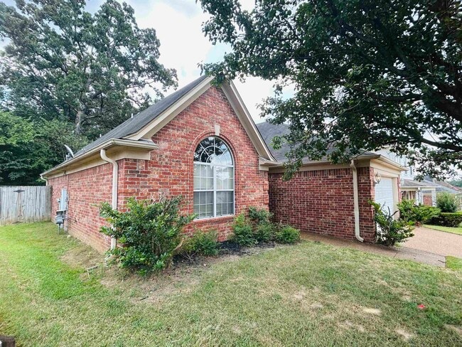Building Photo - 3912 Sundale Way W