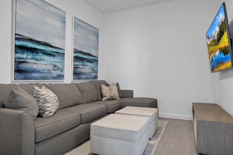 Building Photo - 391 Famagusta Dr