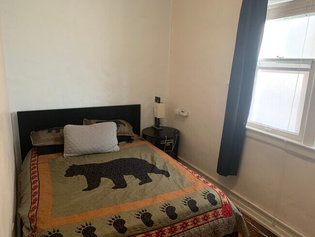 Bedroom - 997 Neil Ave