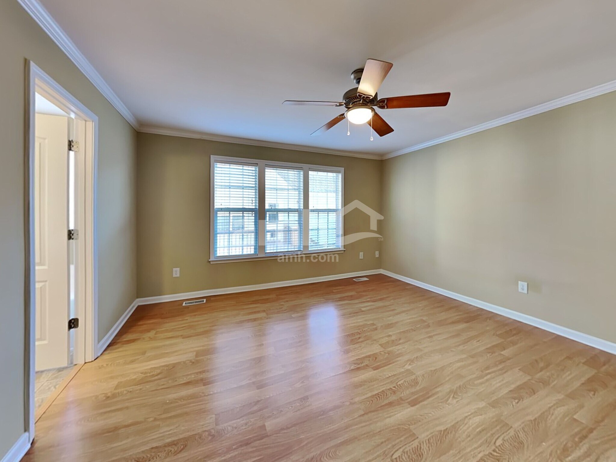 Building Photo - 1067 S Willhaven Dr