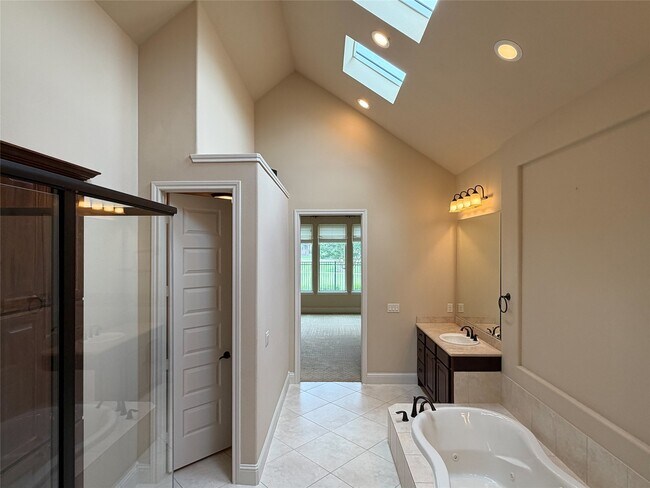 Building Photo - 10810 Poolman Pl