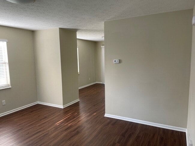 Building Photo - 9208 Pasadena Cir
