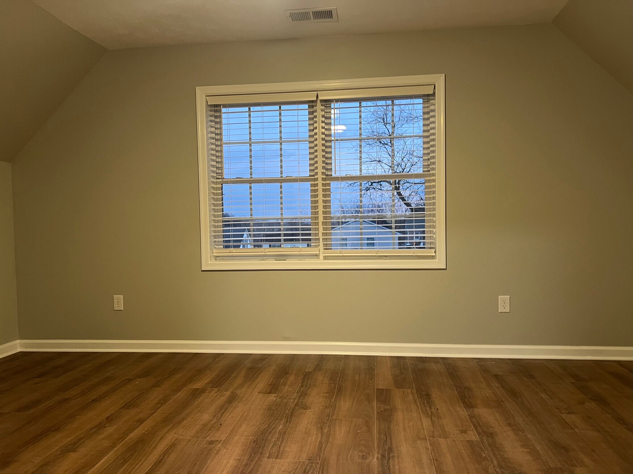 Building Photo - 635 D St