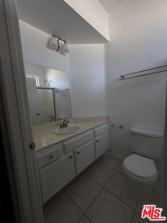 Building Photo - 18630 Burbank Blvd