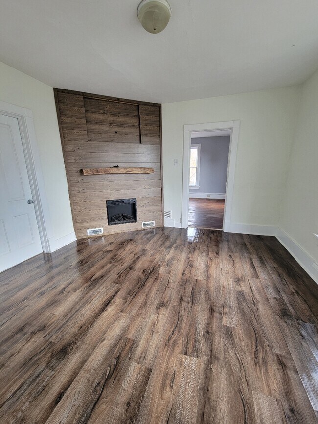 Building Photo - 1024 S 4th Ave