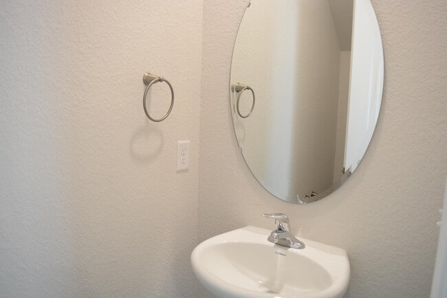 Building Photo - 258 Yorktown Ln