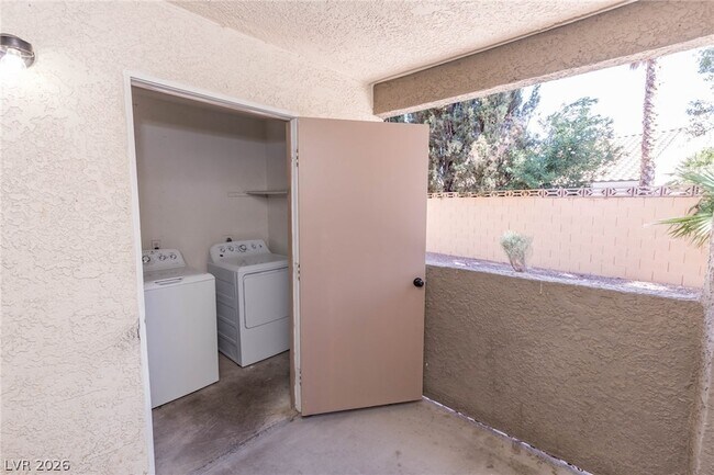 Building Photo - 3151 N Soaring Gulls Dr