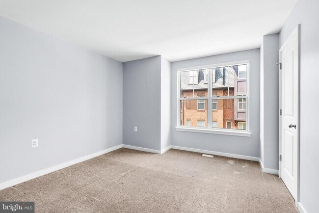 Building Photo - 1424 Trafalgar Ln