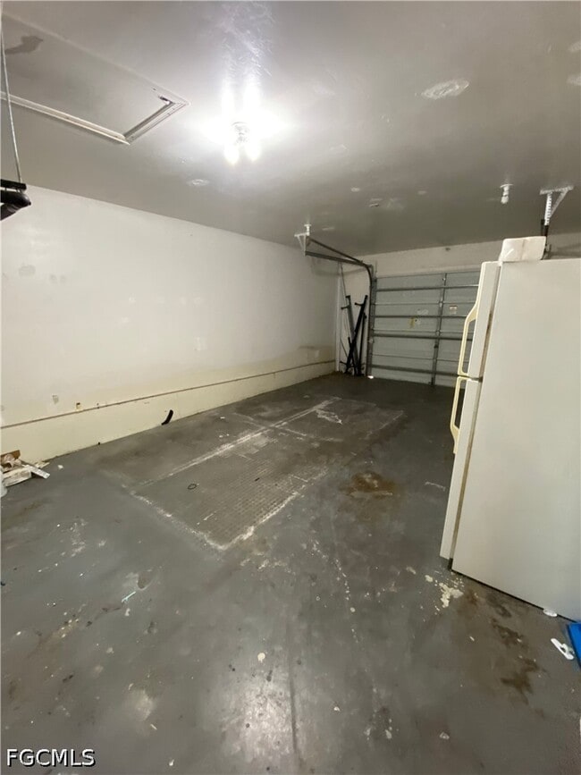 Building Photo - 622 SE 13th Pl