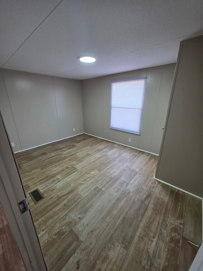 Building Photo - 1011 Jane Cir