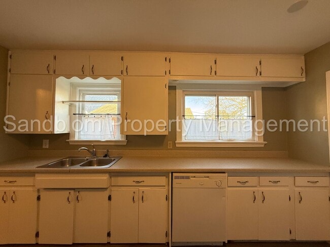 Building Photo - For Lease | Midtown Tulsa | Available Now