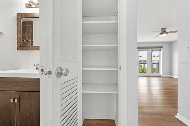 Building Photo - 5052 Starfish Dr SE