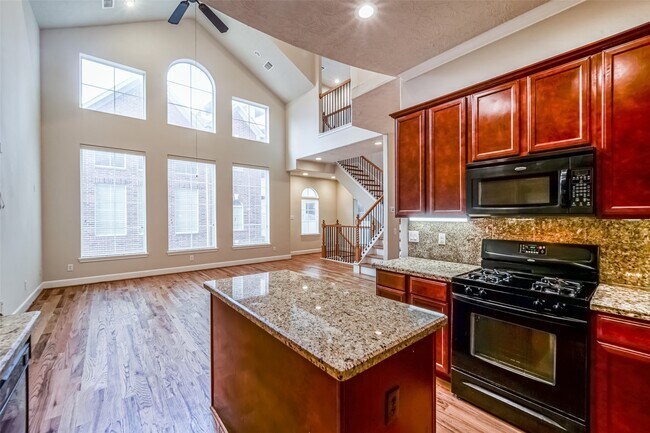 Building Photo - 1117 St Agnes St